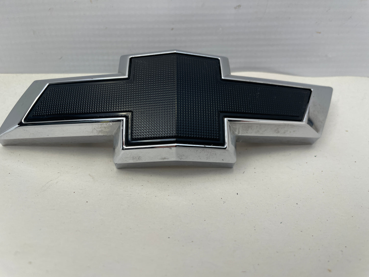 2017 Chevy Camaro SS Front Bumper Grill Emblem OEM - Day's Parts Yard
