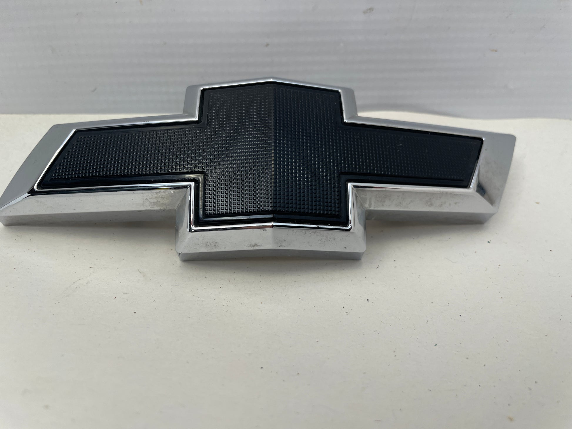 2017 Chevy Camaro SS Front Bumper Grill Emblem OEM - Day's Parts Yard