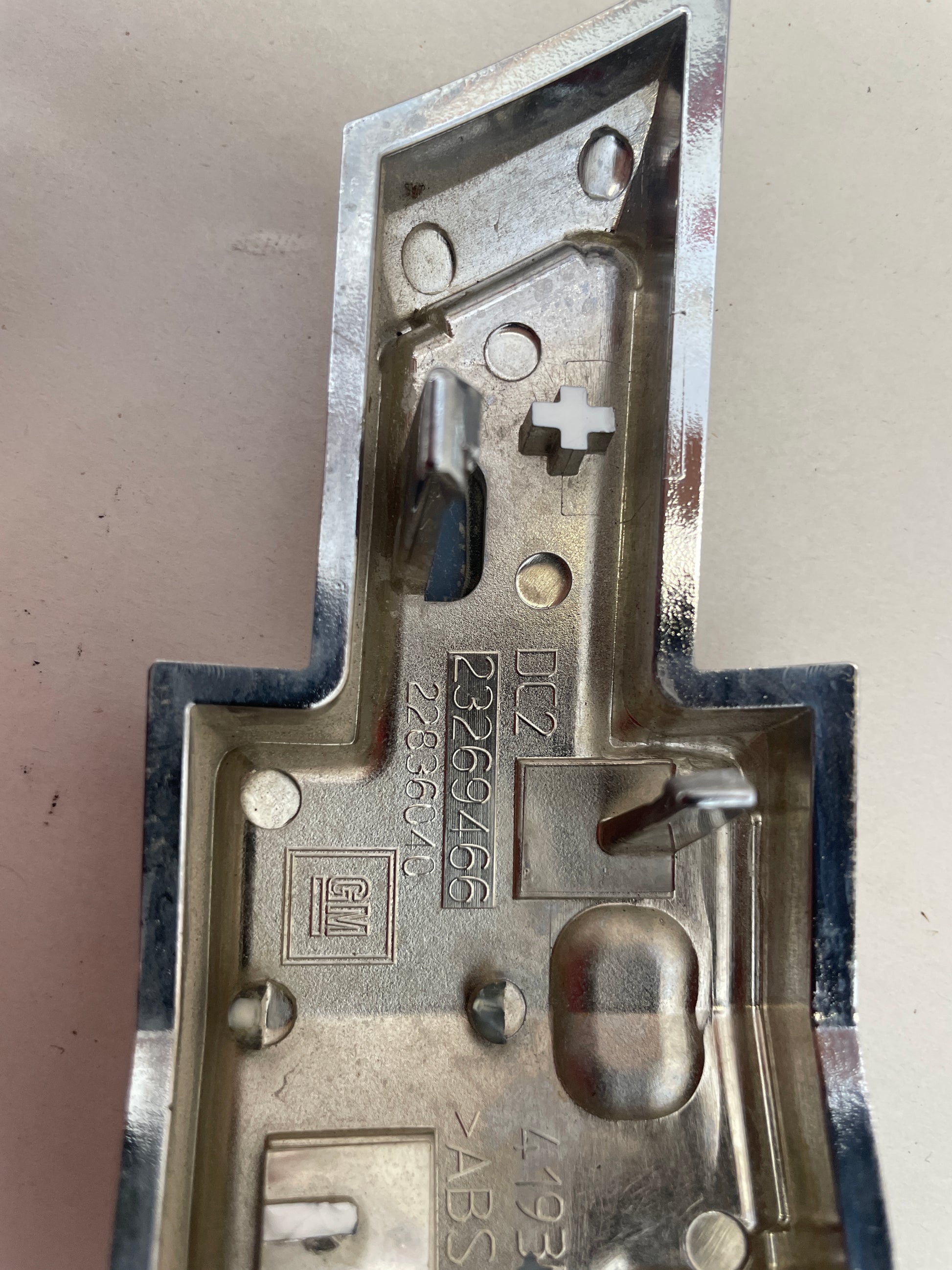 2017 Chevy Camaro SS Front Bumper Grill Emblem OEM - Day's Parts Yard