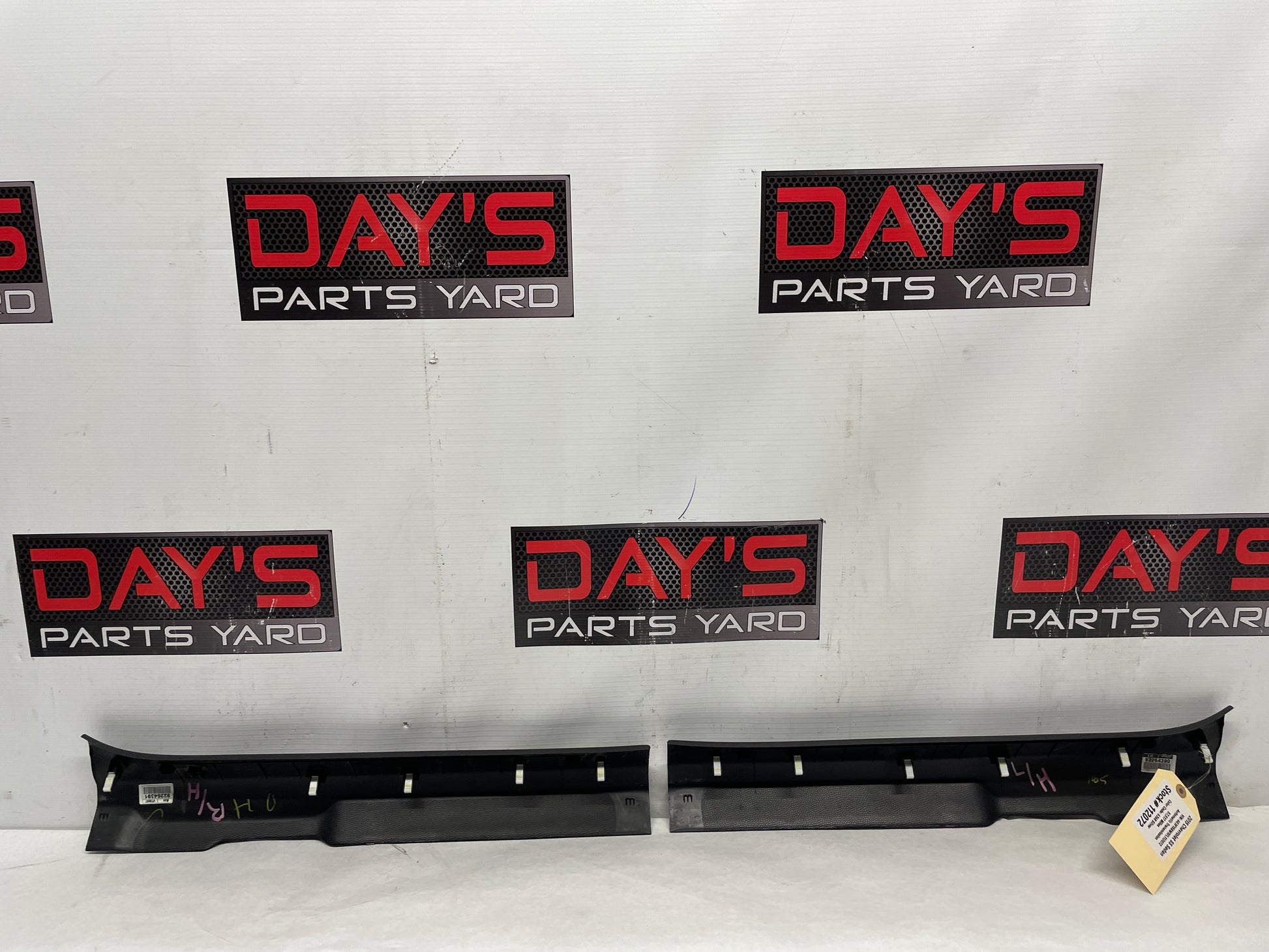 2015 Chevy SS Sedan RH & LH Front Interior Carpet Retainer Sill Moldings Trim OEM - Day's Parts Yard