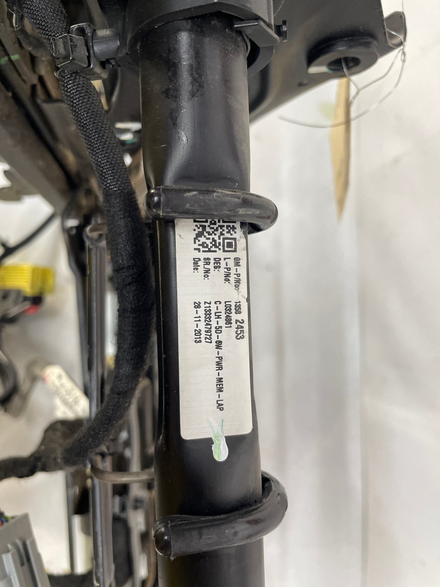 2015 Chevy SS Sedan LH Driver Front Seat Lower Track Frame Motor Assembly OEM