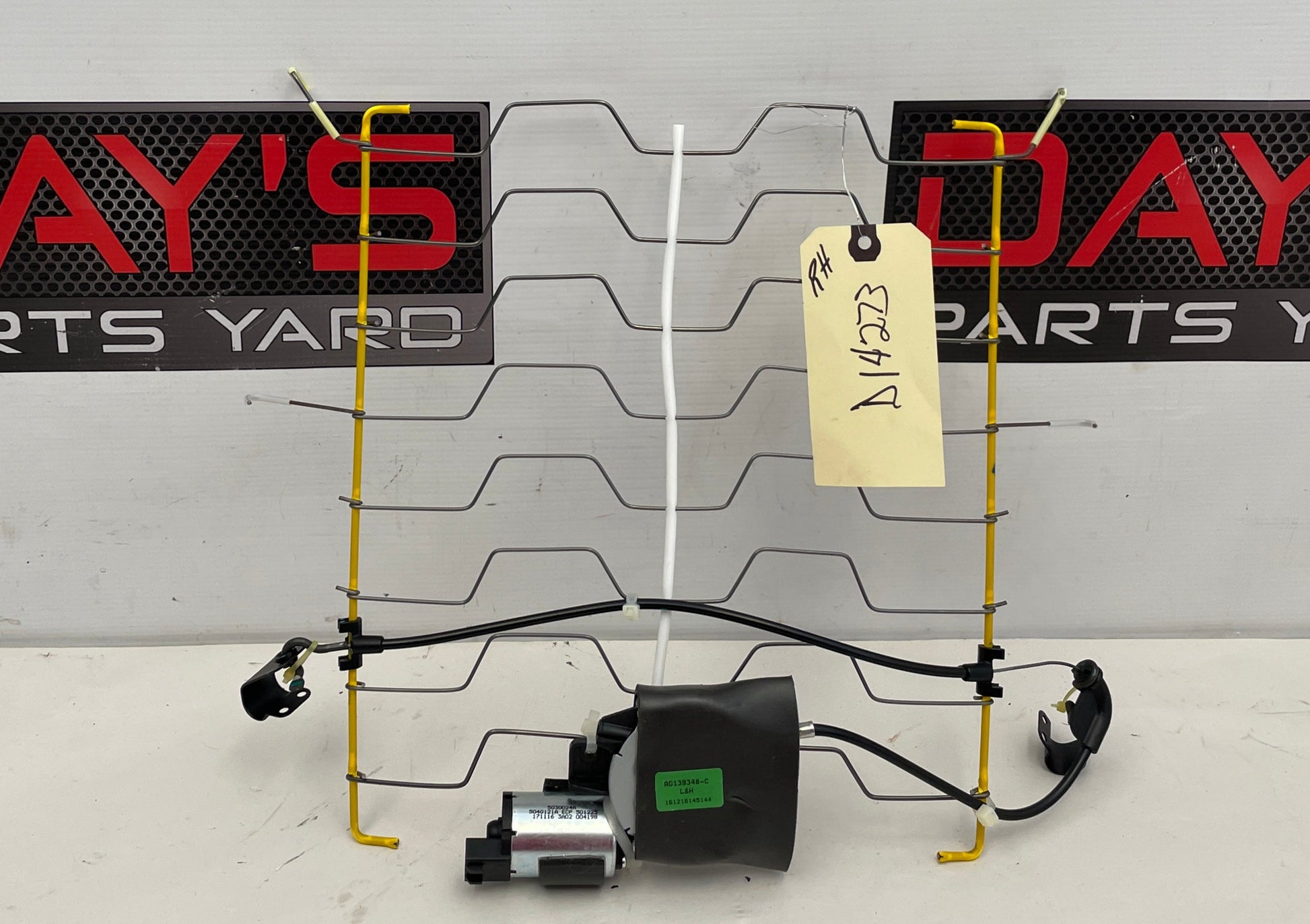 2014 Chevy SS Sedan Front RH Passenger Lumbar Support w/ Motor OEM - Day's Parts Yard