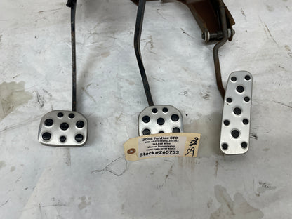 2004 Pontiac GTO Manual Transmission Pedal Assembly EM - Day's Parts Yard
