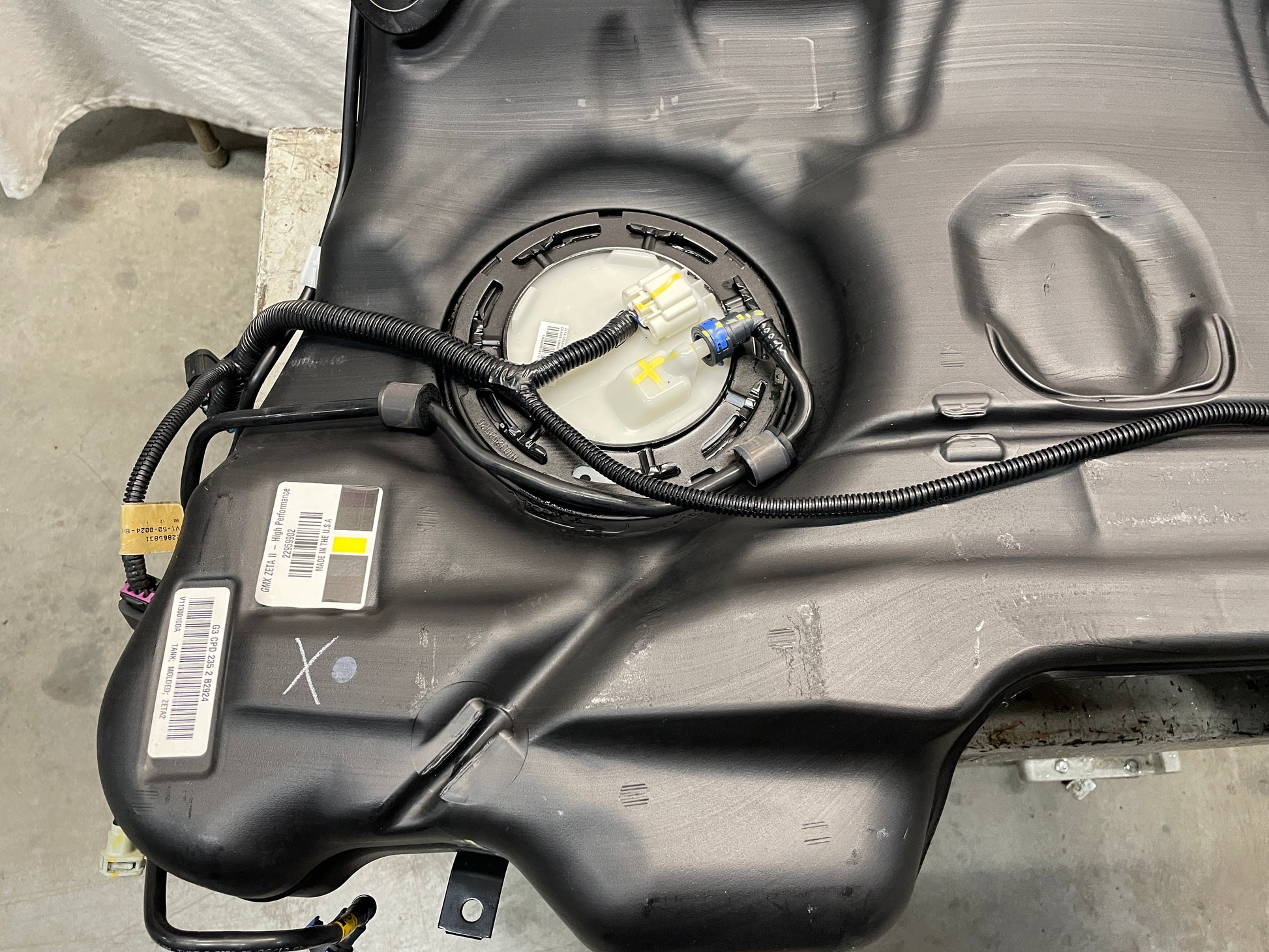2013 Chevy Camaro ZL1 Complete Fuel Gas Tank w/ Charcoal Canister OEM - Day's Parts Yard