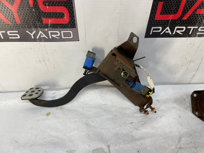2004 Pontiac GTO Manual Transmission Pedal Assembly EM - Day's Parts Yard