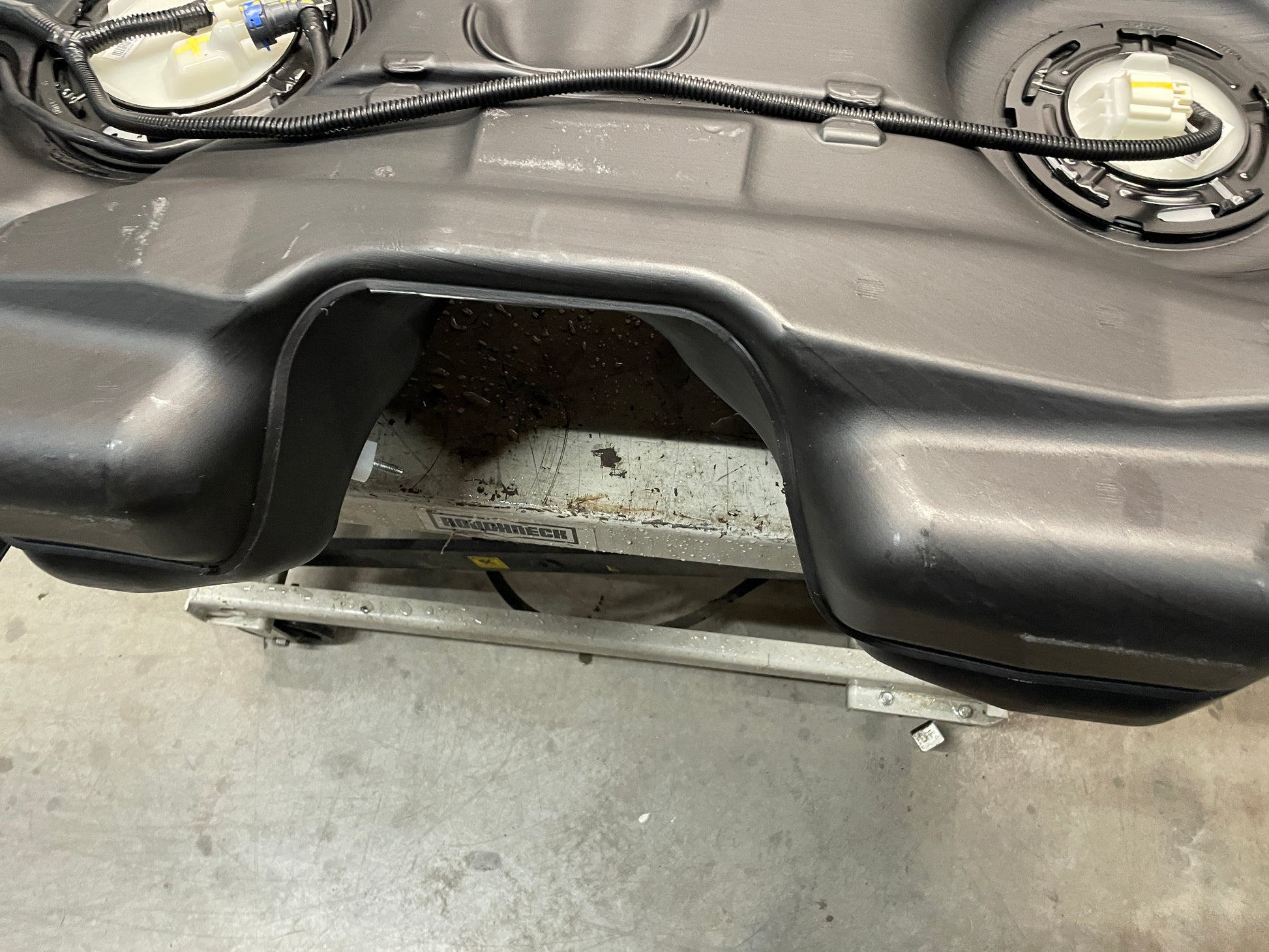 2013 Chevy Camaro ZL1 Complete Fuel Gas Tank w/ Charcoal Canister OEM - Day's Parts Yard