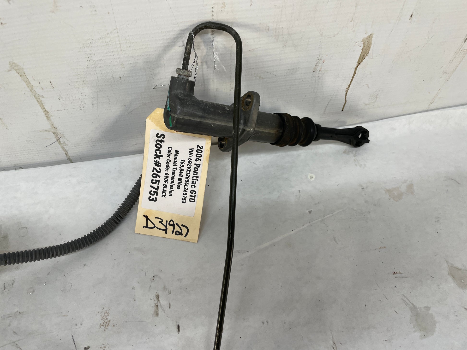 2004 Pontiac GTO Clutch Master Cylinder OEM - Day's Parts Yard