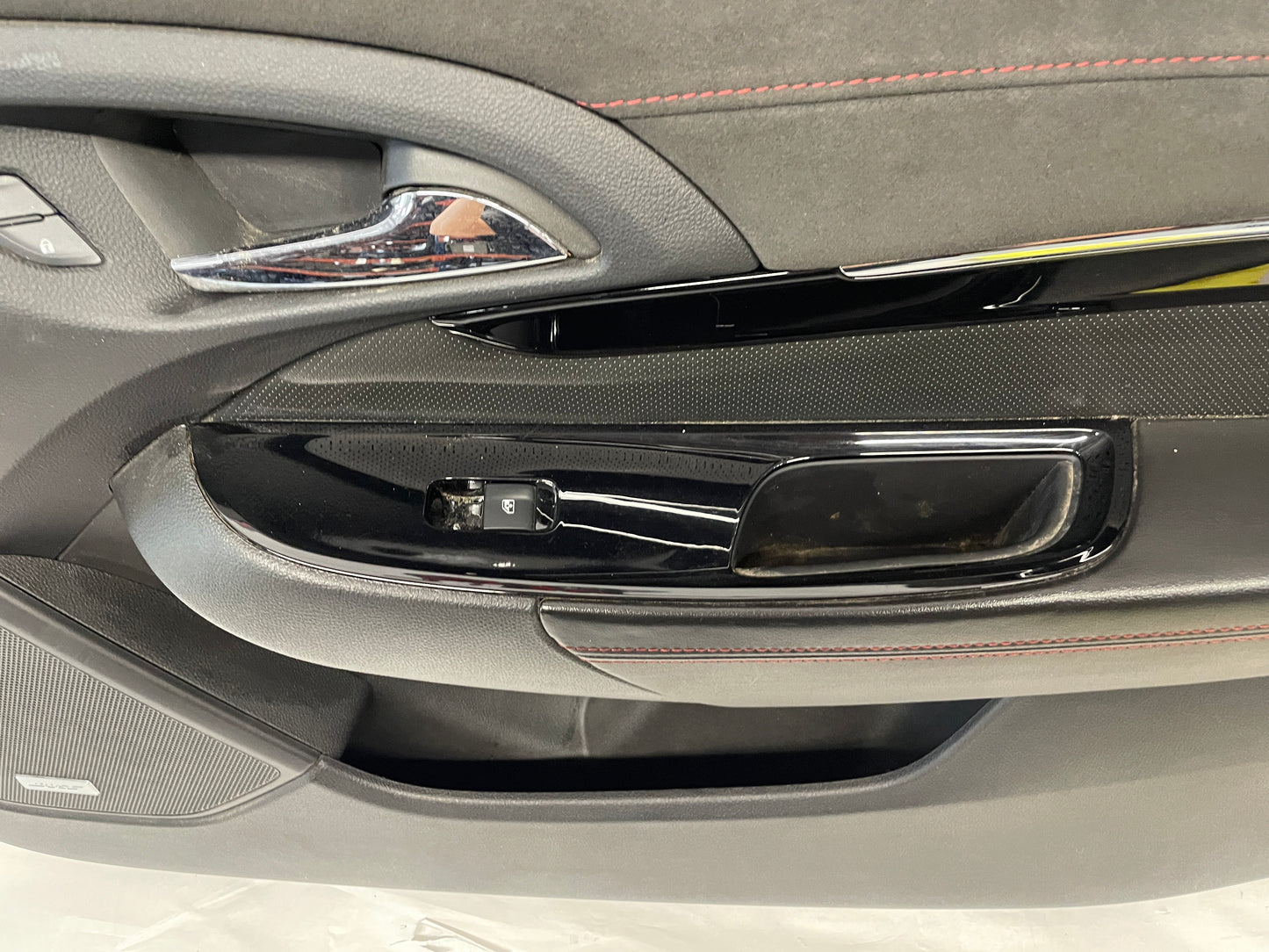 2015 Chevy SS Sedan Front RH Passenger Door Panel OEM - Day's Parts Yard