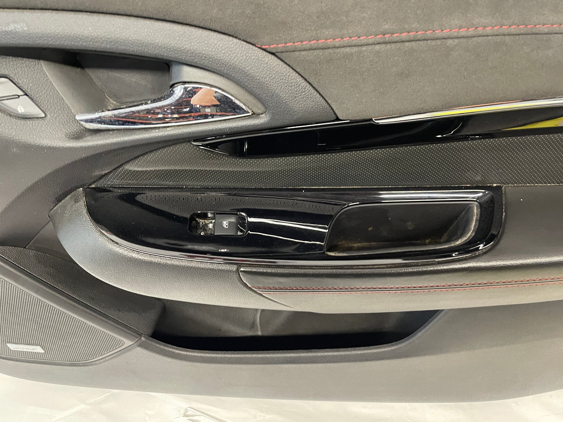2015 Chevy SS Sedan Front RH Passenger Door Panel OEM - Day's Parts Yard