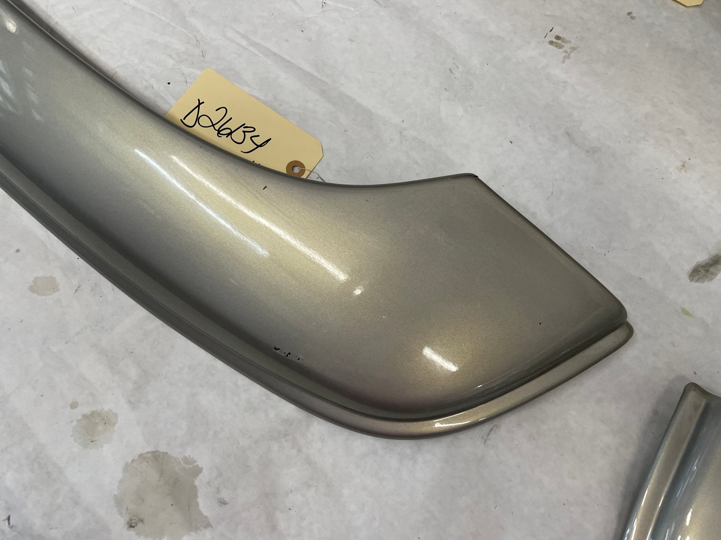 2005 Chevy Avalanche RH & LH Fender Guards OEM - Day's Parts Yard