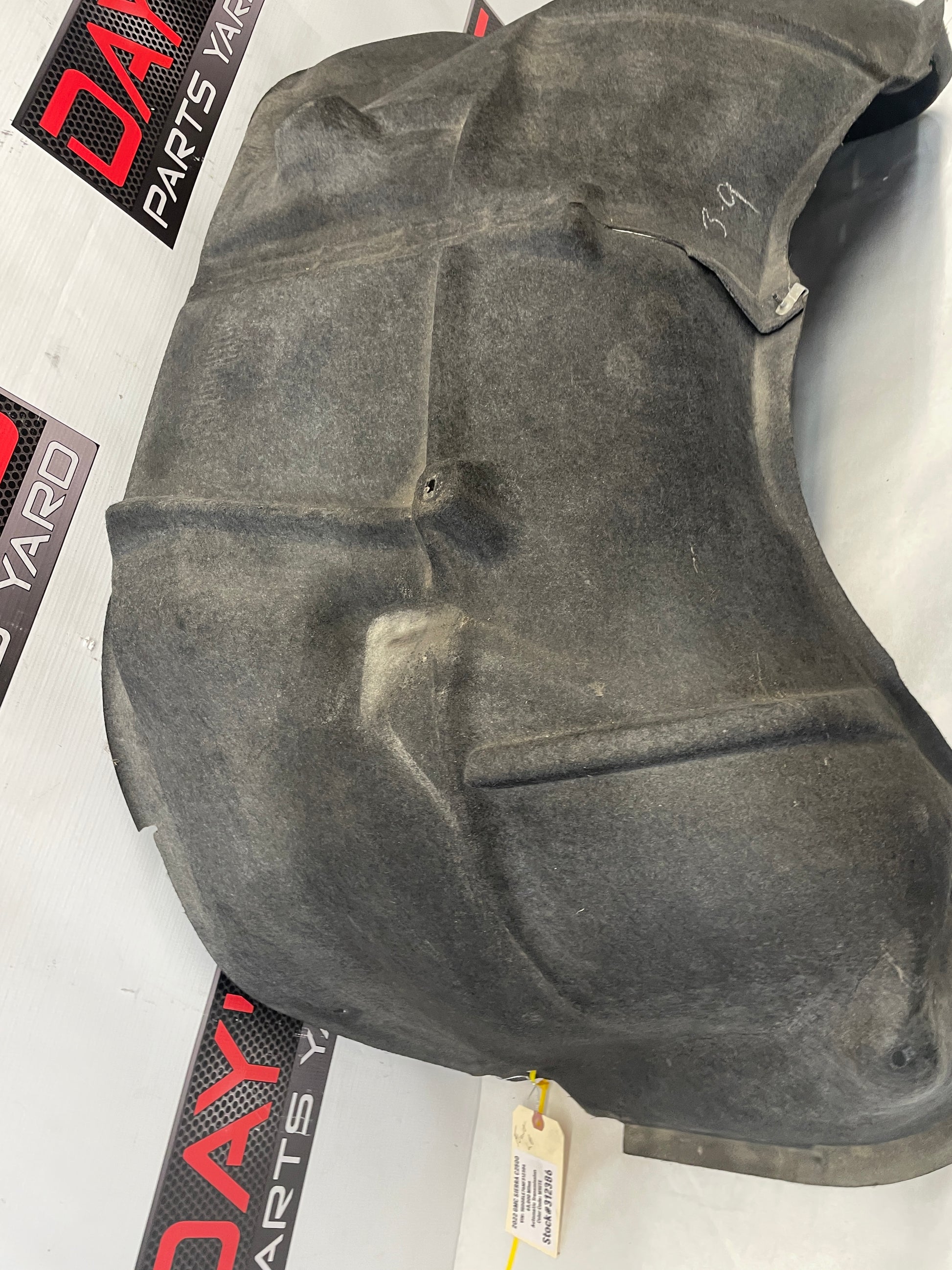 2022 GMC Sierra C2500 LH Driver Front Fender Wheel Liner OEM - Day's Parts Yard
