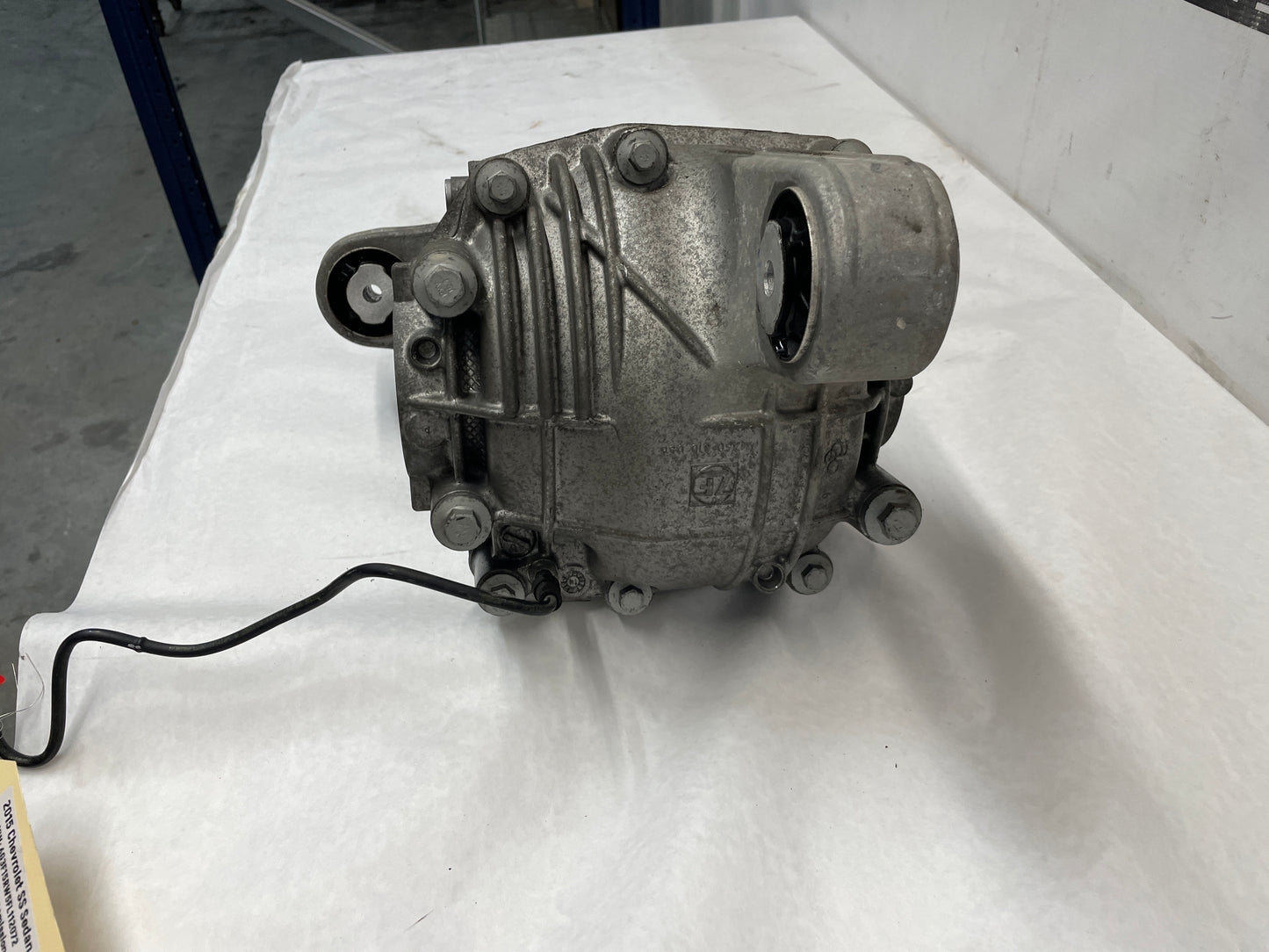 2015 Chevy SS Sedan Rear End Axle Carrier Rearend Diff Differential 3.27 LSD OEM - Day's Parts Yard