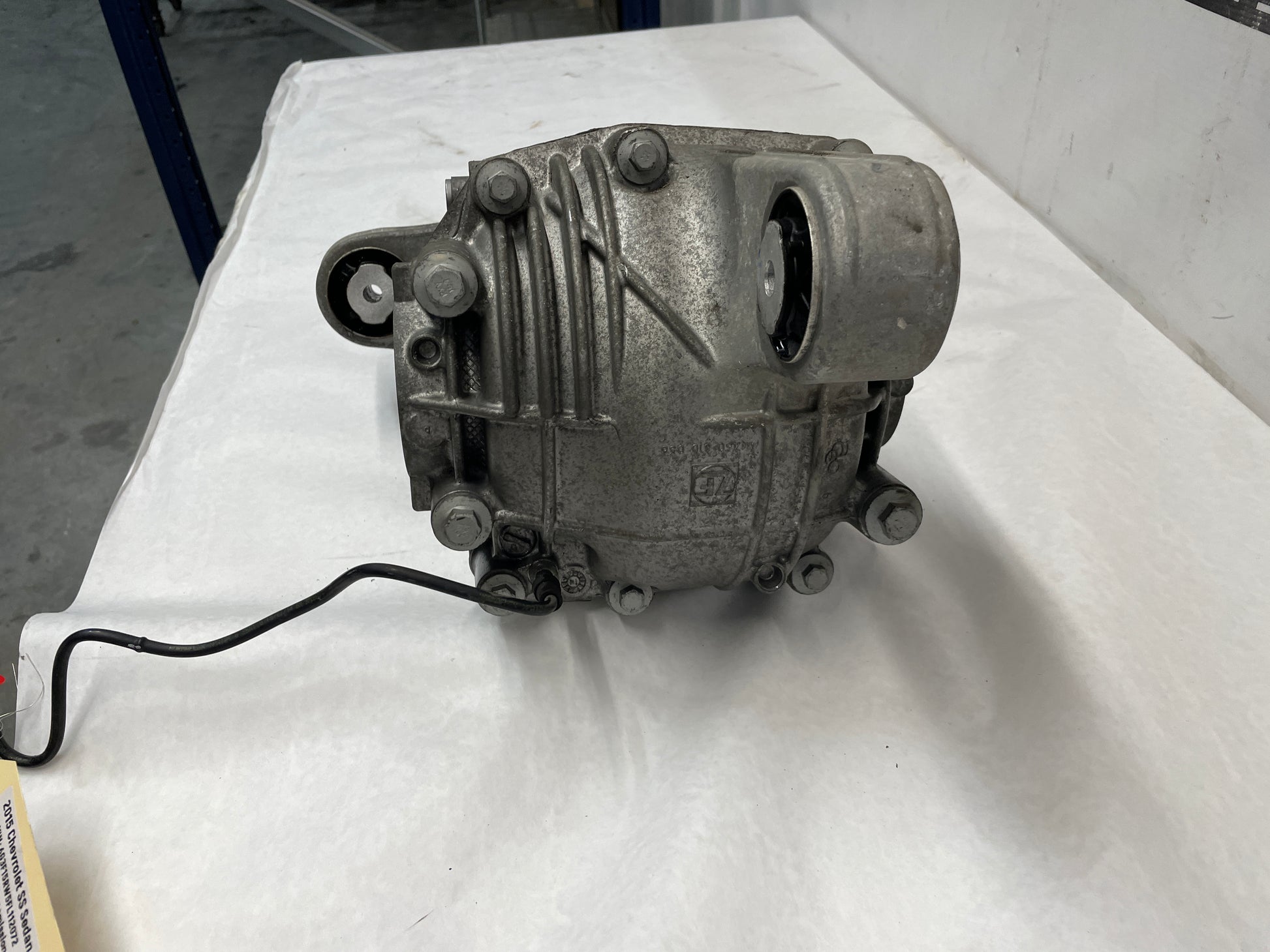 2015 Chevy SS Sedan Rear End Axle Carrier Rearend Diff Differential 3.27 LSD OEM - Day's Parts Yard