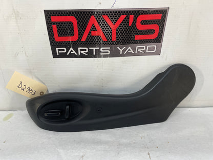 2006 Pontiac GTO LH Driver Front Power Seat Access Controls Buttons Module OEM