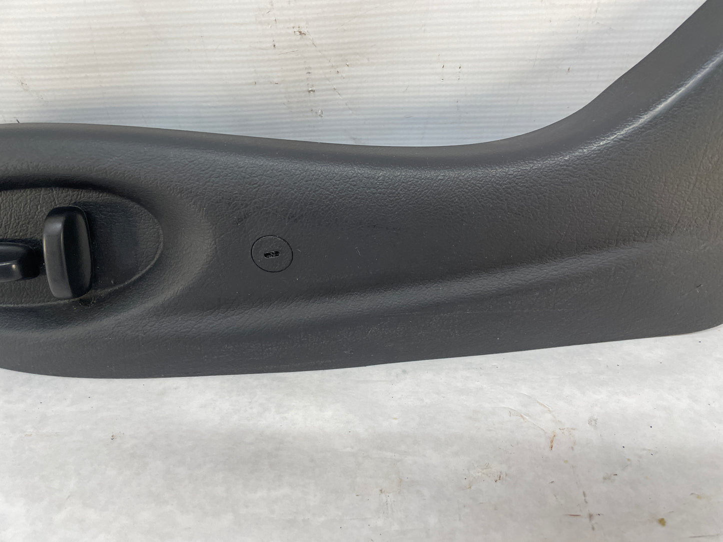 2006 Pontiac GTO LH Driver Front Power Seat Access Controls Buttons Module OEM