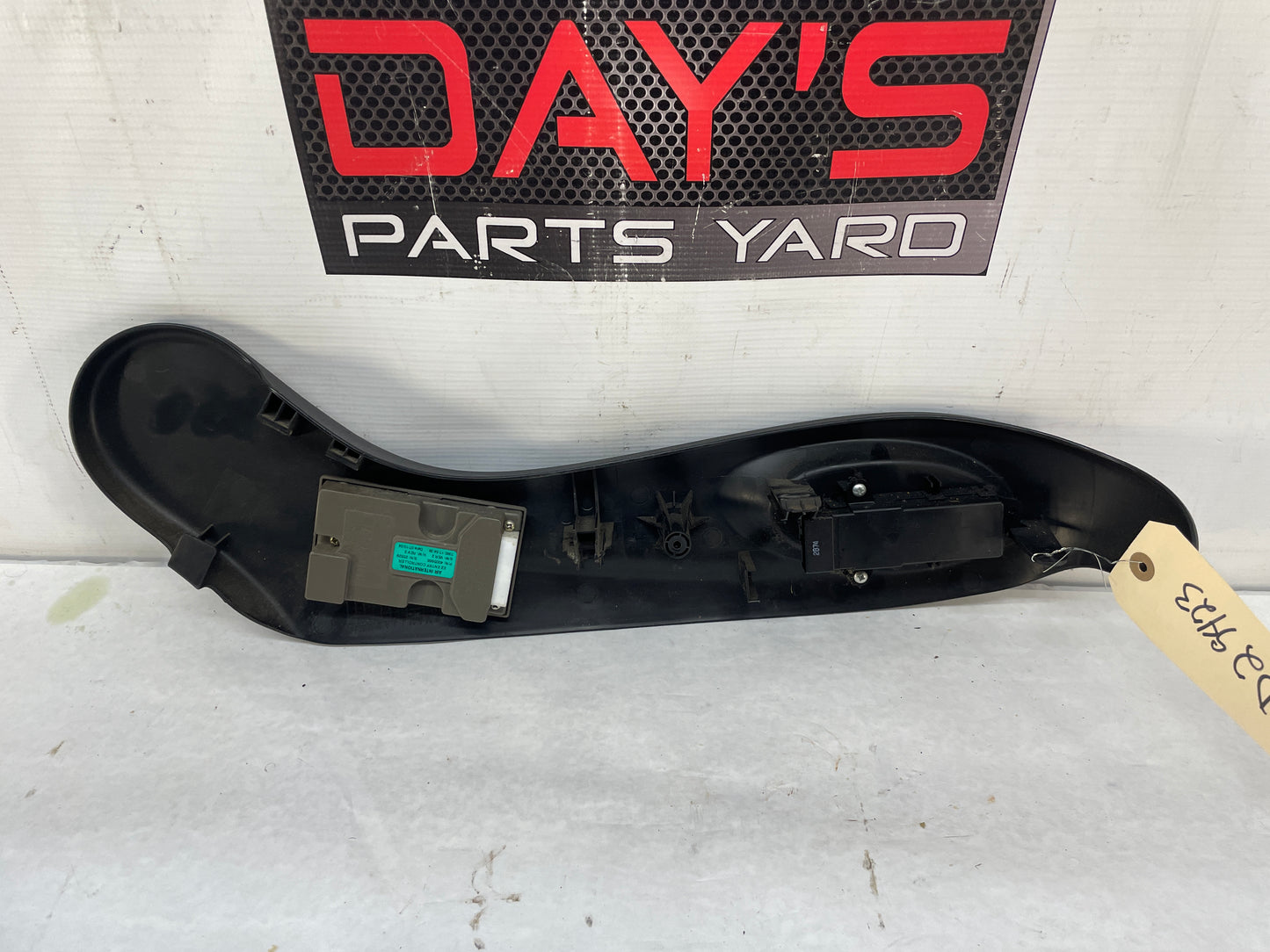 2006 Pontiac GTO LH Driver Front Power Seat Access Controls Buttons Module OEM