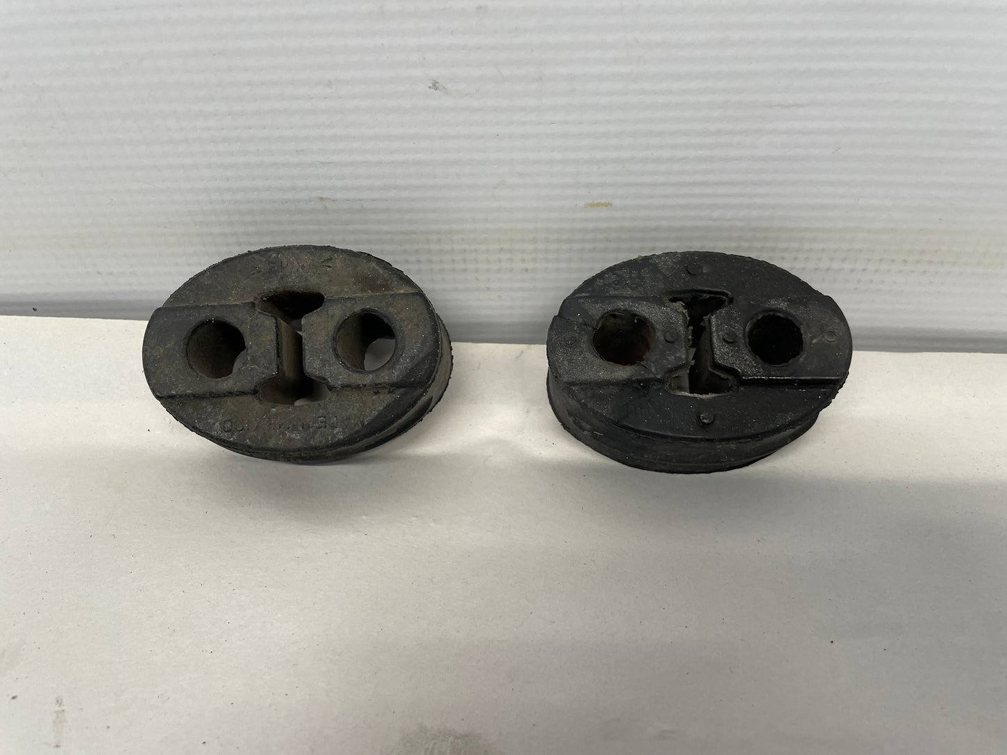 2015 Chevy SS Sedan Exhaust Muffler Pipe Isolator Hanger Set OEM - Day's Parts Yard
