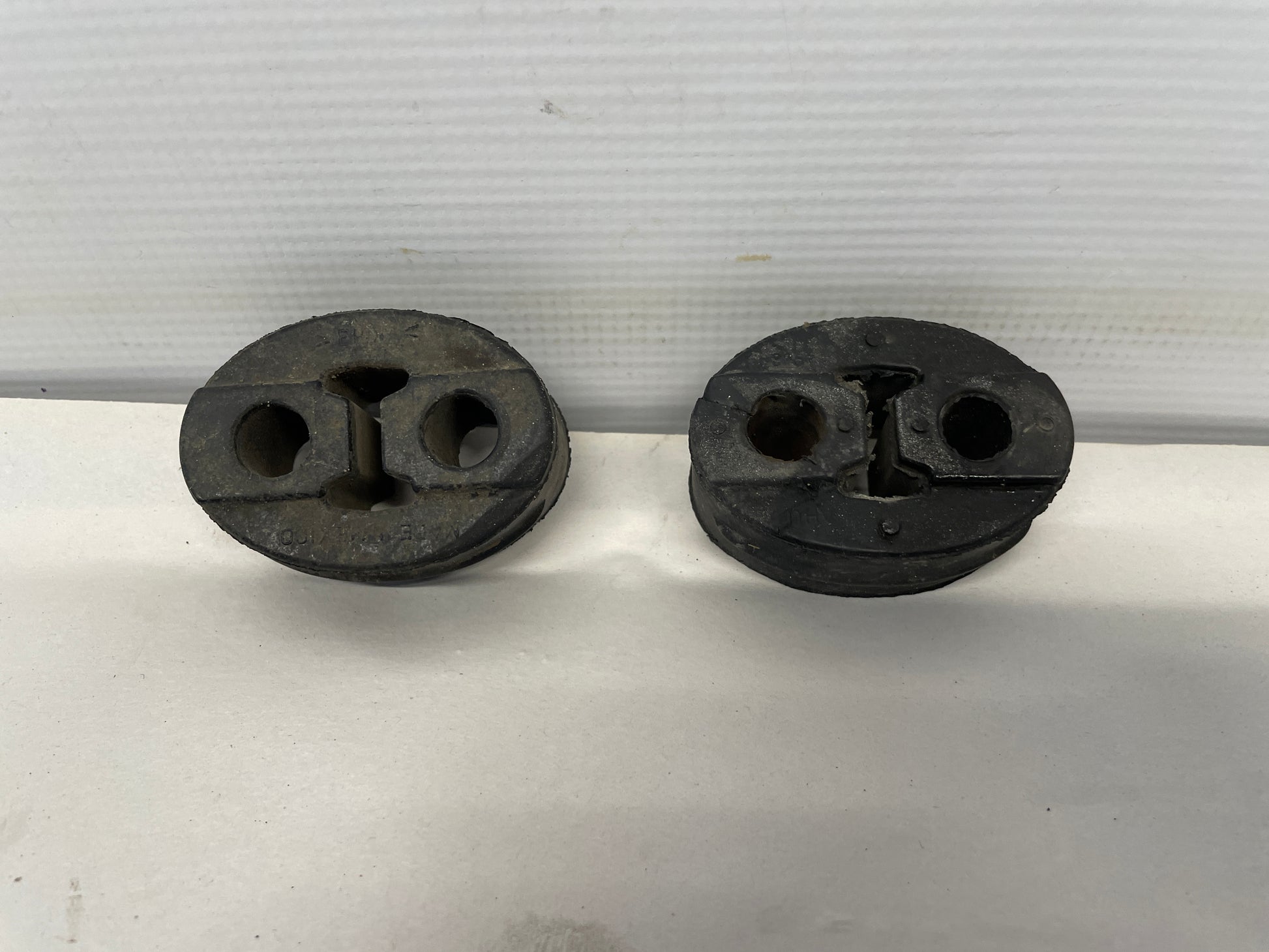 2015 Chevy SS Sedan Exhaust Muffler Pipe Isolator Hanger Set OEM - Day's Parts Yard