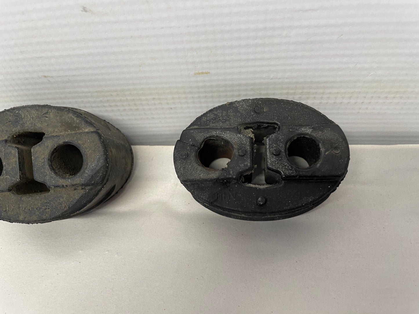 2015 Chevy SS Sedan Exhaust Muffler Pipe Isolator Hanger Set OEM - Day's Parts Yard
