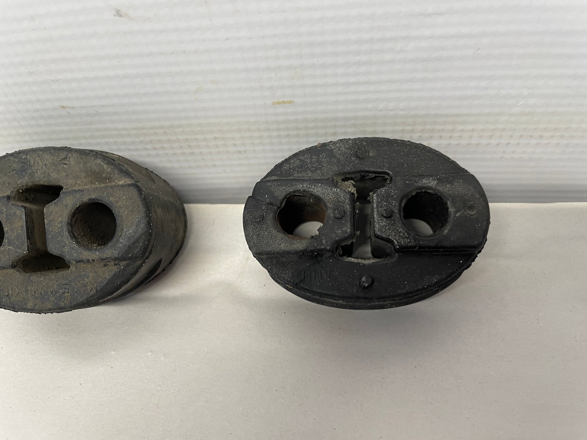 2015 Chevy SS Sedan Exhaust Muffler Pipe Isolator Hanger Set OEM - Day's Parts Yard
