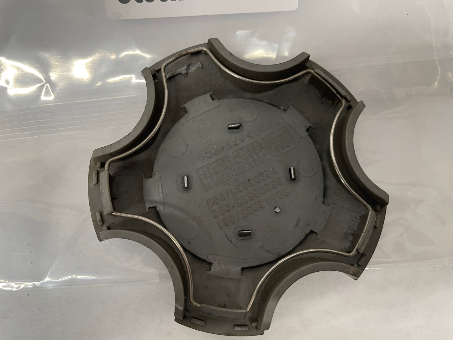 2009 Pontiac G8Wheel Center Cap OEM - Day's Parts Yard