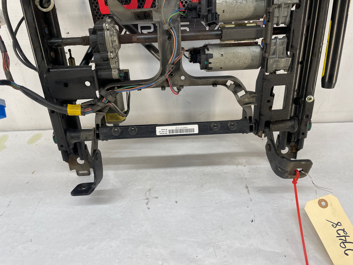 2006 Pontiac GTO RH Passenger Front Seat Track Electric Frame Adjuster Motor Assembly OEM