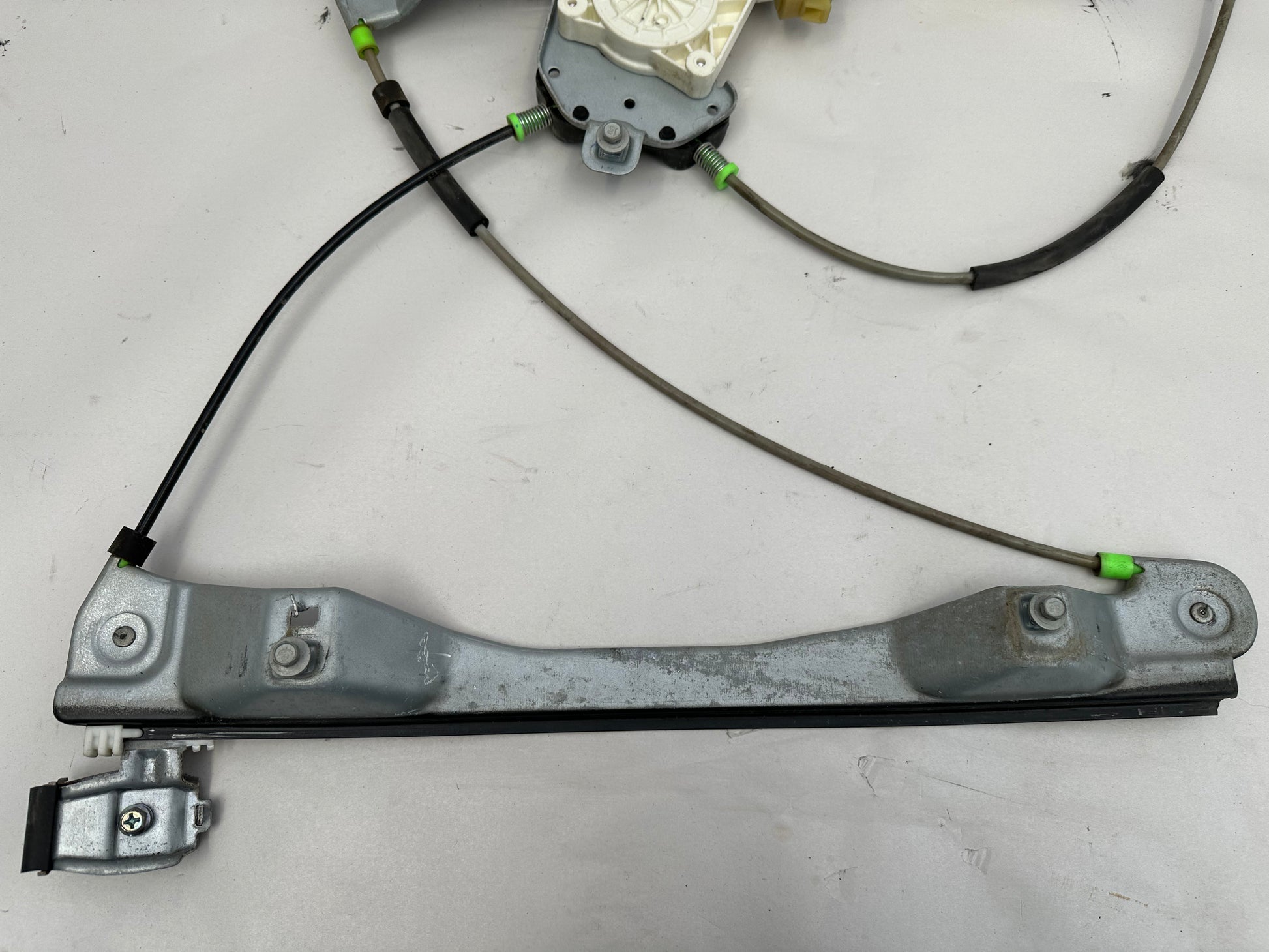 2008 Pontiac G8 GT Front LH Driver Door Window Regulator Motor OEM - Day's Parts Yard