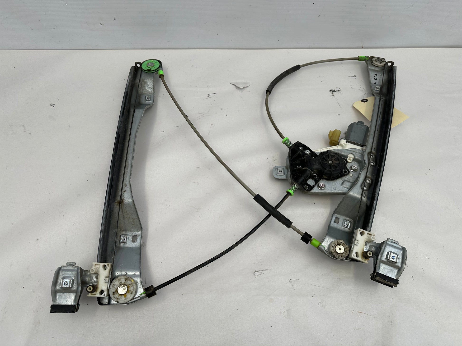 2008 Pontiac G8 GT Front LH Driver Door Window Regulator Motor OEM - Day's Parts Yard