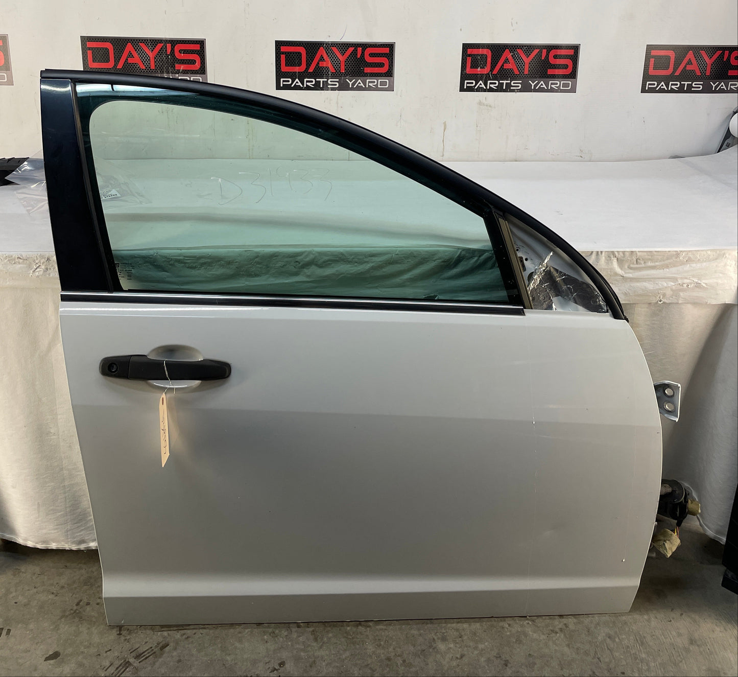 2013 Chevy Caprice PPV Rh Passenger Exterior Door White OEM - Day's Parts Yard