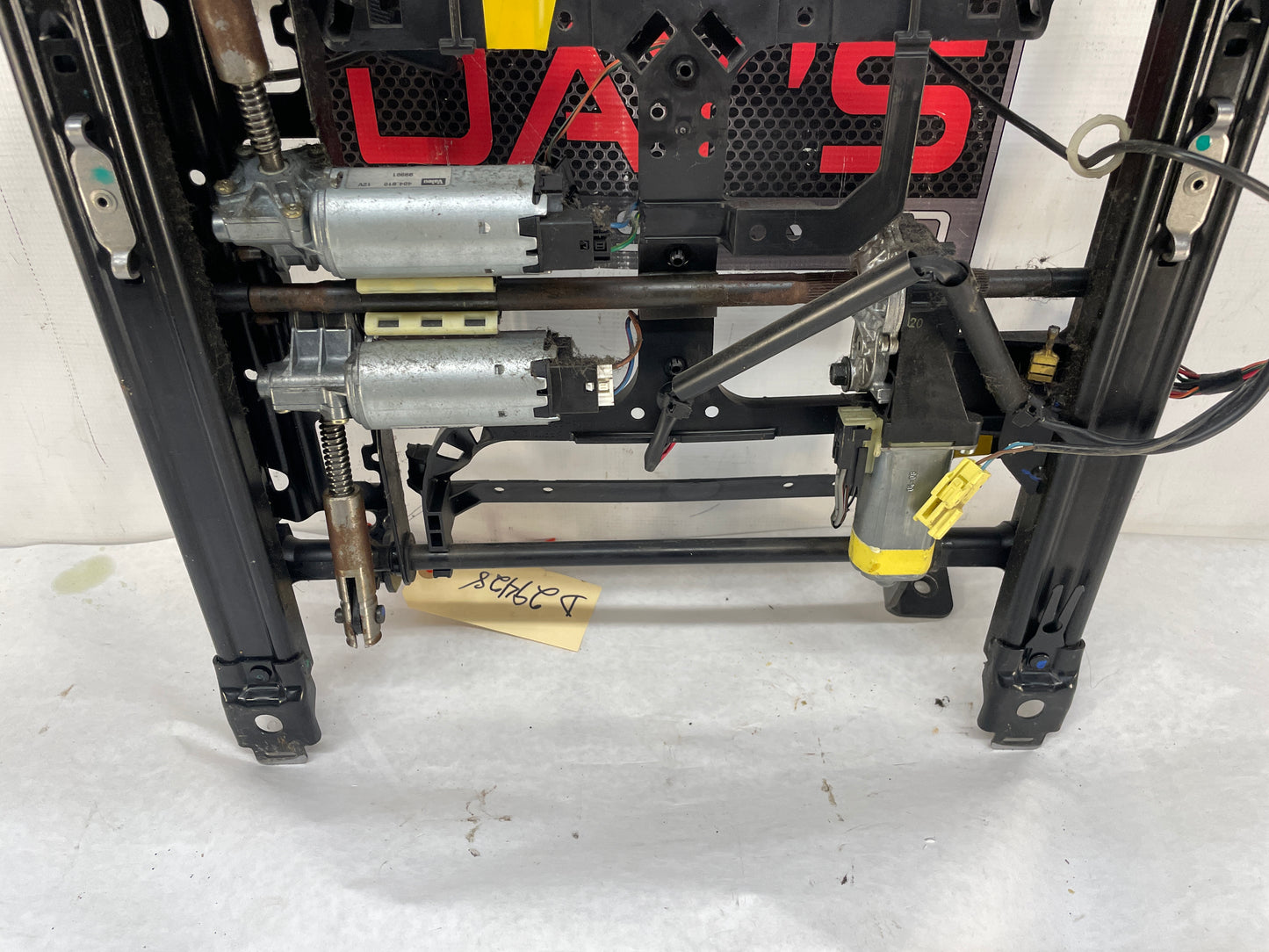 2006 Pontiac GTO RH Passenger Front Seat Track Electric Frame Adjuster Motor Assembly OEM