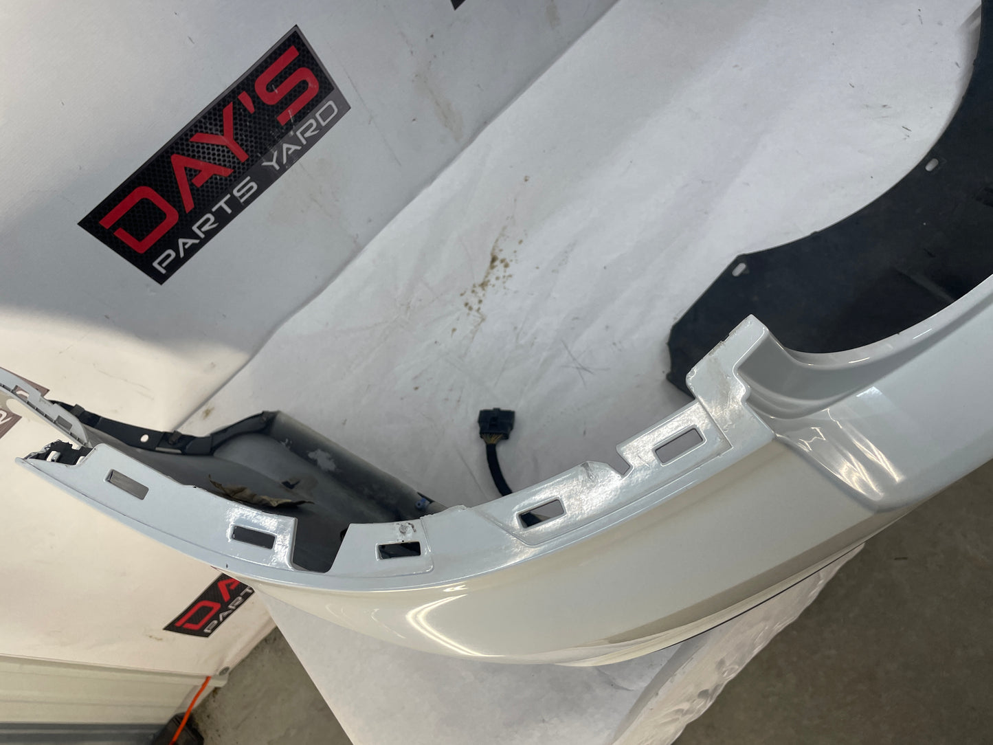 2014 Chevy SS Sedan Rear Bumper Cover Assembly White OEM - Day's Parts Yard
