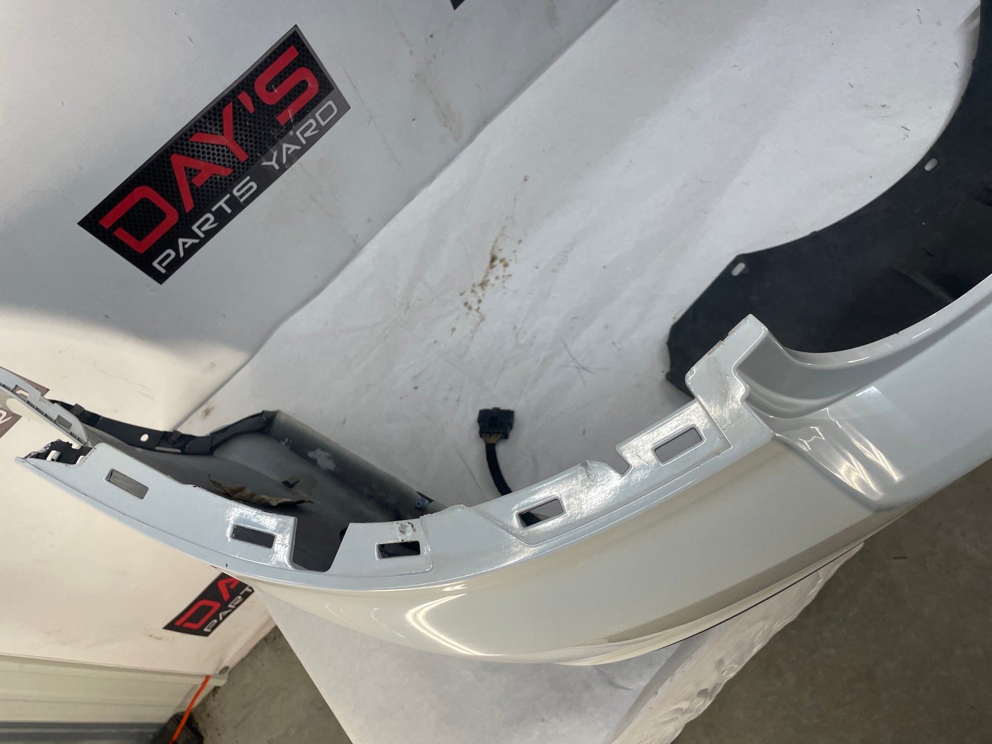 2014 Chevy SS Sedan Rear Bumper Cover Assembly White OEM - Day's Parts Yard
