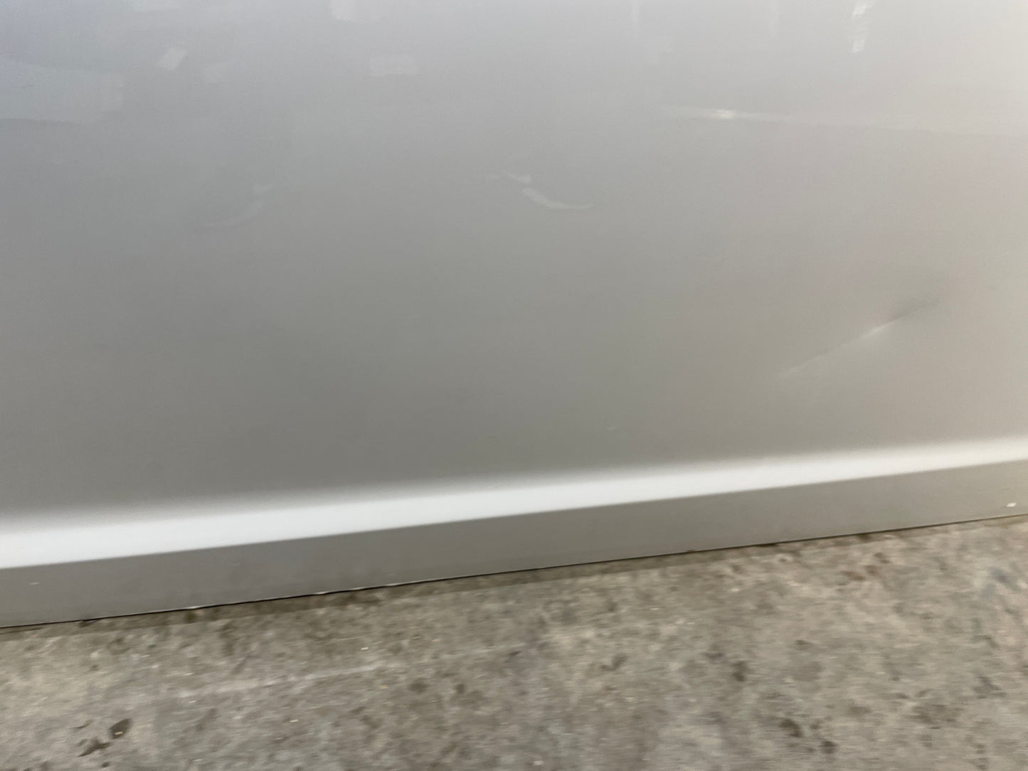 2013 Chevy Caprice PPV Rh Passenger Exterior Door White OEM - Day's Parts Yard