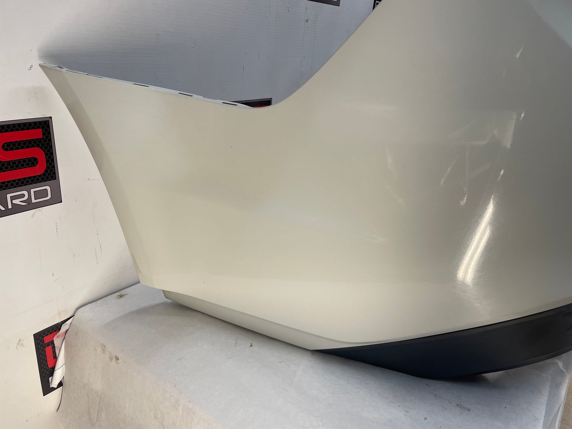 2014 Chevy SS Sedan Rear Bumper Cover Assembly White OEM - Day's Parts Yard