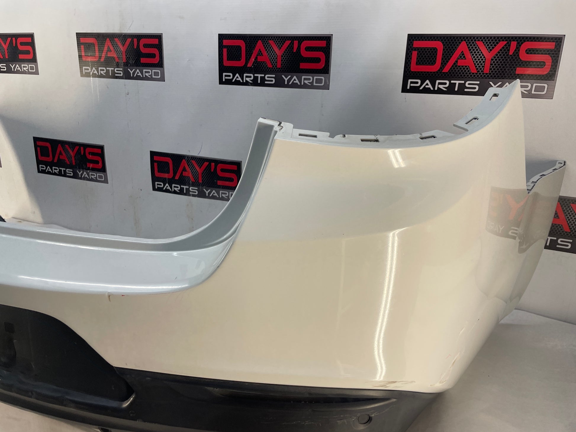 2014 Chevy SS Sedan Rear Bumper Cover Assembly White OEM - Day's Parts Yard