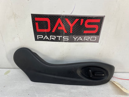 2006 Pontiac GTO RH Passenger Front Power Seat Access Controls Buttons Module OEM