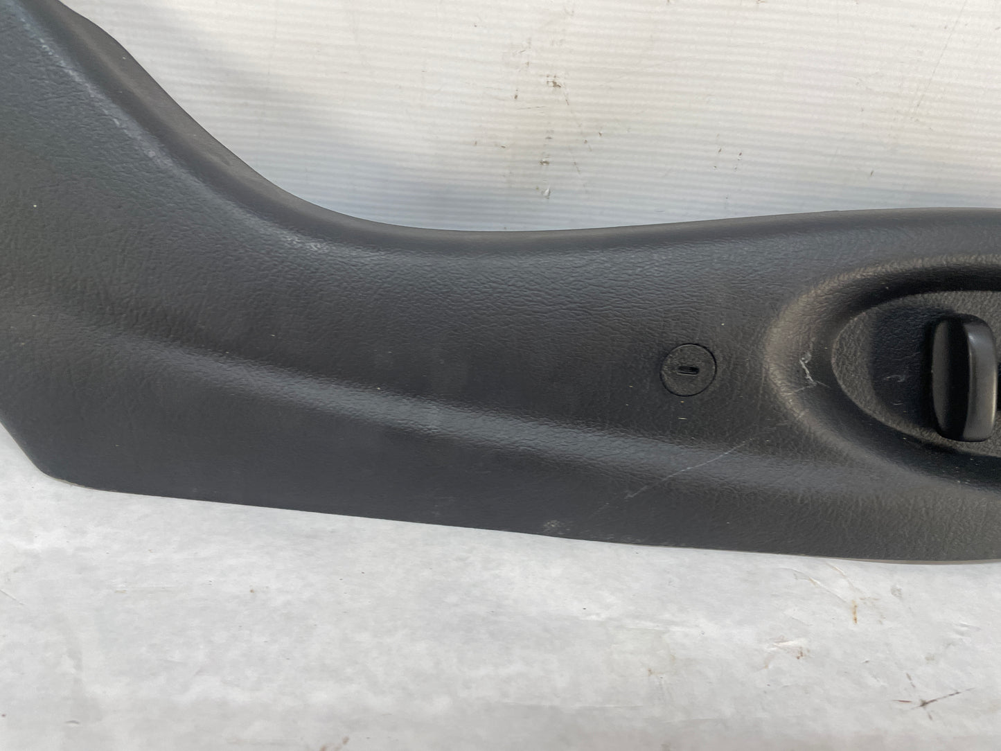 2006 Pontiac GTO RH Passenger Front Power Seat Access Controls Buttons Module OEM