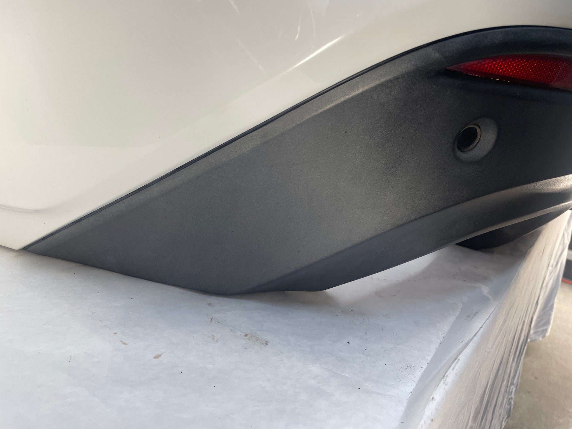 2014 Chevy SS Sedan Rear Bumper Cover Assembly White OEM - Day's Parts Yard