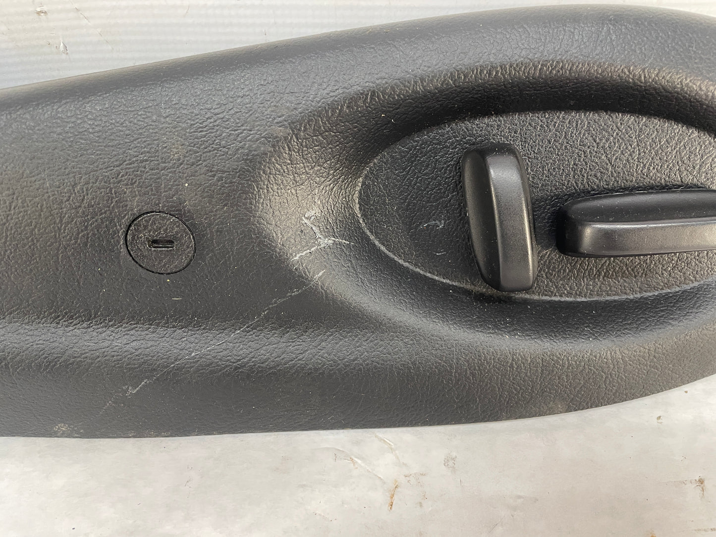 2006 Pontiac GTO RH Passenger Front Power Seat Access Controls Buttons Module OEM