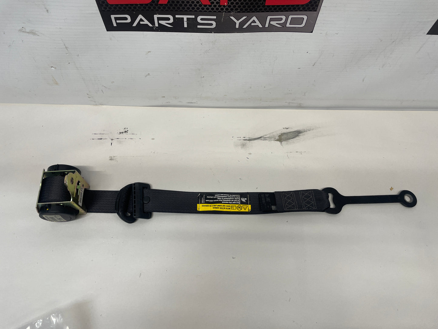 2004 Pontiac GTO RH Passenger Front Seat Belt Seatbelt Retractor OEM - Day's Parts Yard