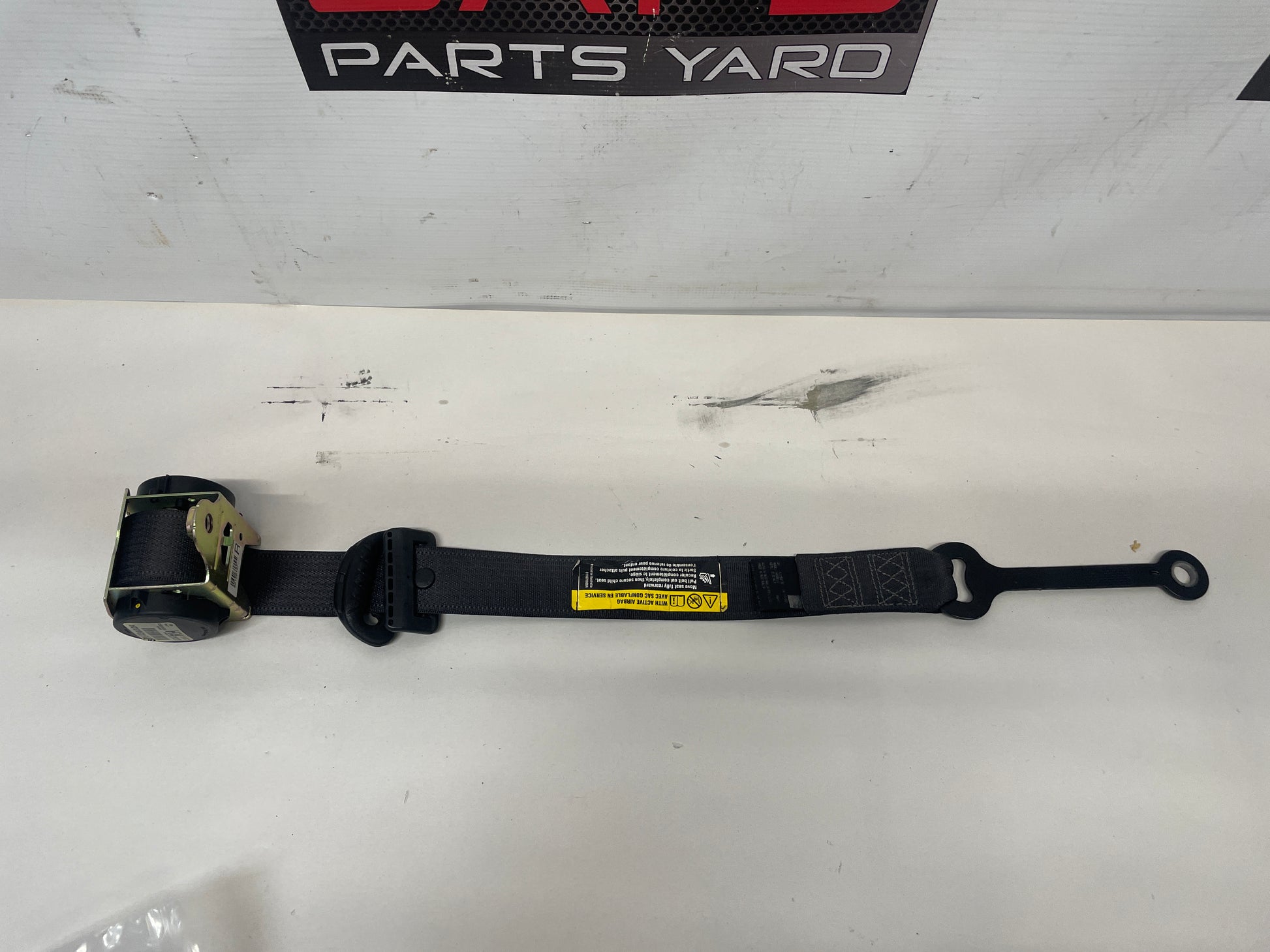 2004 Pontiac GTO RH Passenger Front Seat Belt Seatbelt Retractor OEM - Day's Parts Yard