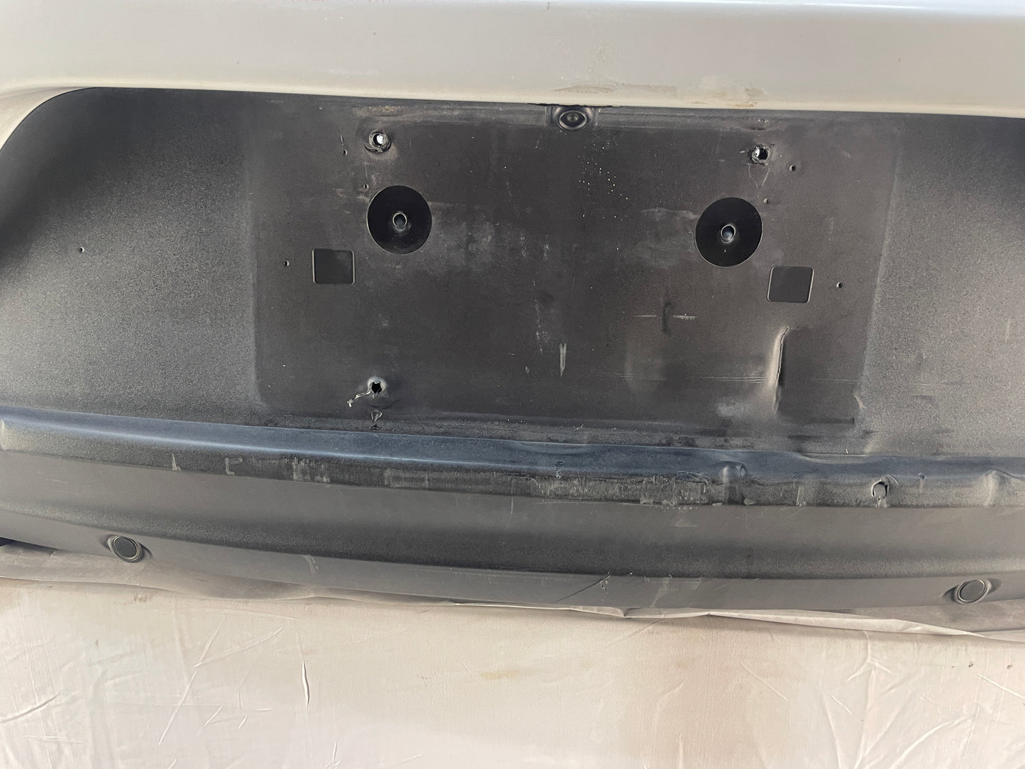 2014 Chevy SS Sedan Rear Bumper Cover Assembly White OEM - Day's Parts Yard