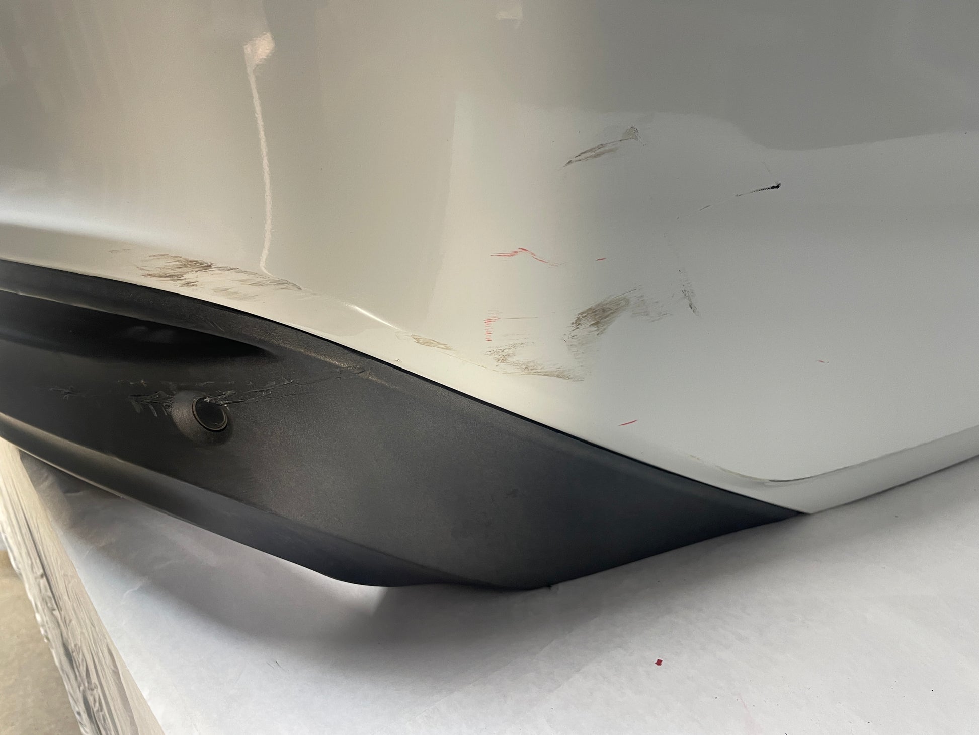 2014 Chevy SS Sedan Rear Bumper Cover Assembly White OEM - Day's Parts Yard