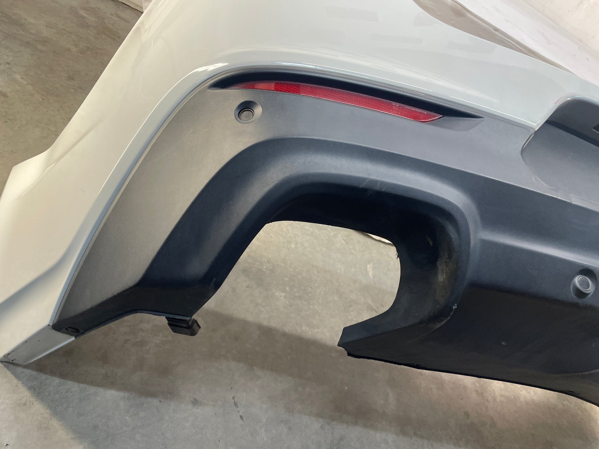 2014 Chevy SS Sedan Rear Bumper Cover Assembly White OEM - Day's Parts Yard
