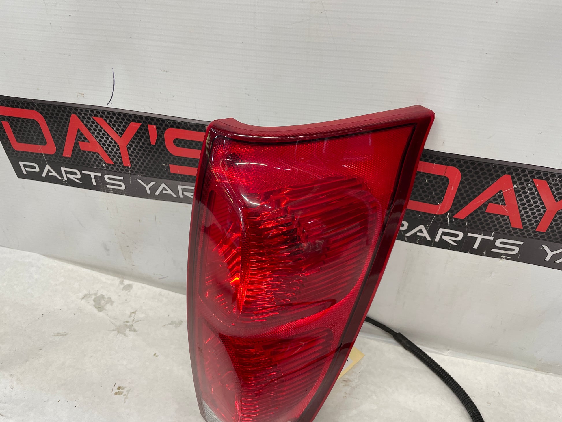 2005 Chevy Avalanche RH Passenger Tail Light Tail Light Lamp OEM - Day's Parts Yard