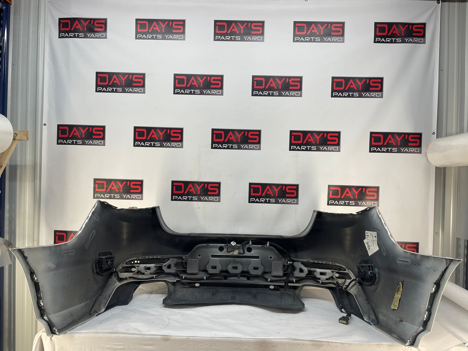 2014 Chevy SS Sedan Rear Bumper Cover Assembly White OEM - Day's Parts Yard