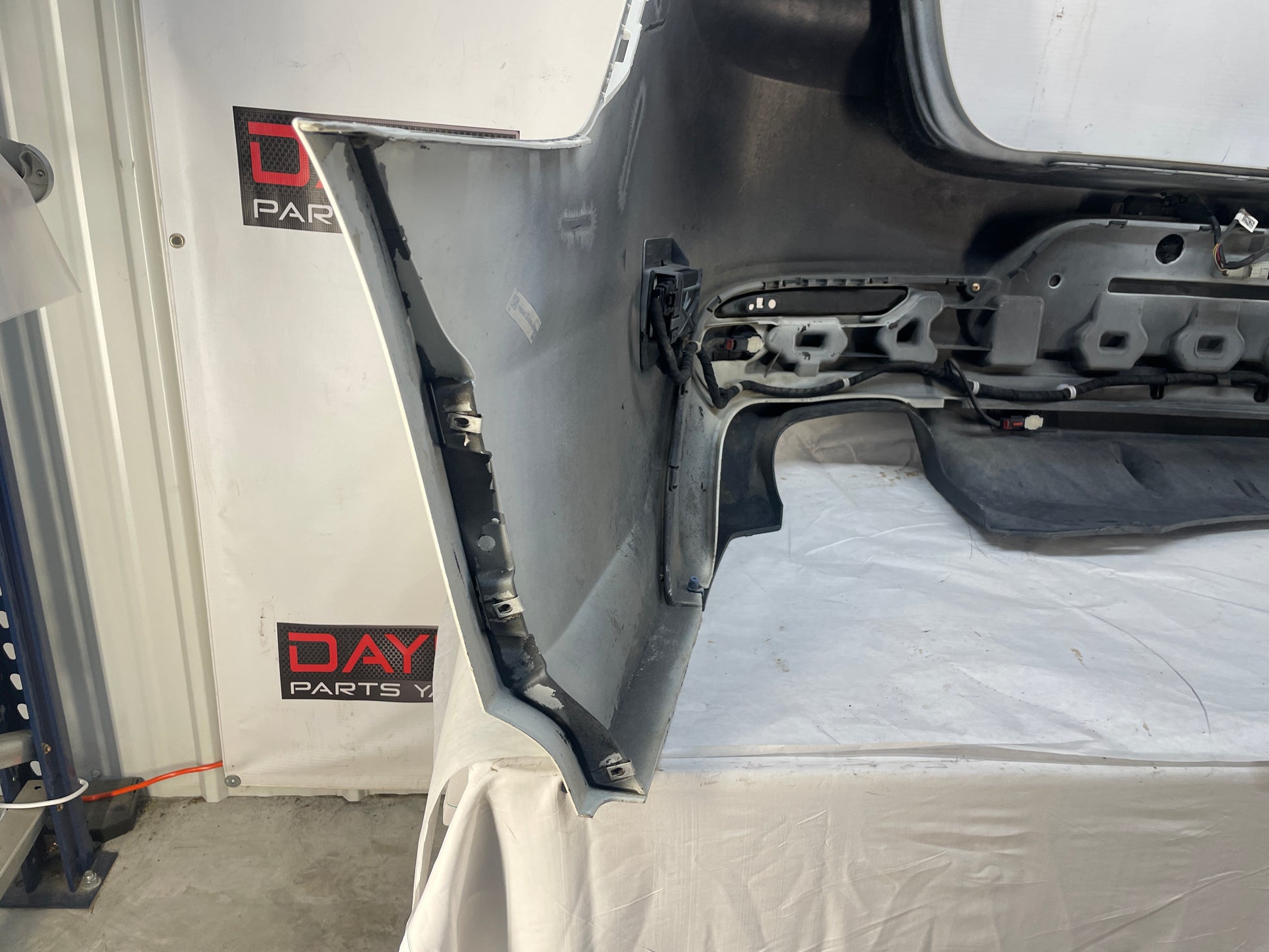 2014 Chevy SS Sedan Rear Bumper Cover Assembly White OEM - Day's Parts Yard