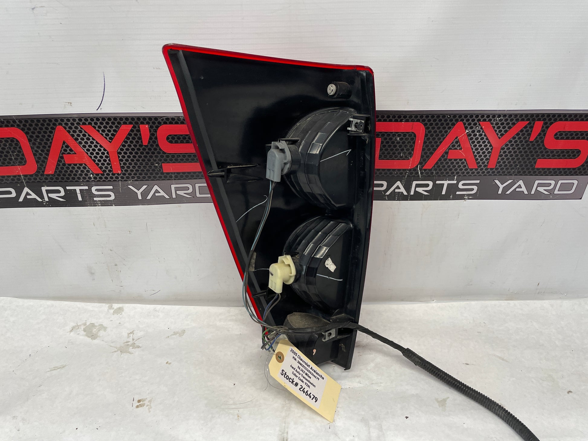 2005 Chevy Avalanche RH Passenger Tail Light Tail Light Lamp OEM - Day's Parts Yard