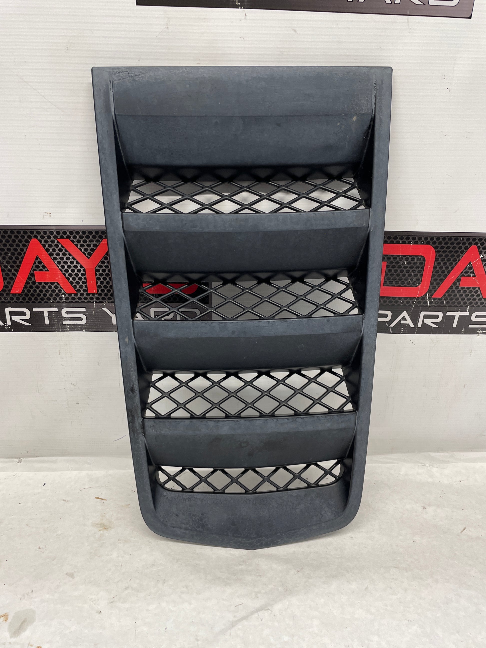 2015 Chevy Camaro SS Hood Scoop Vent Heat Extractor Hood Air Extractor Water Deflector Under Tray OEM - Day's Parts Yard