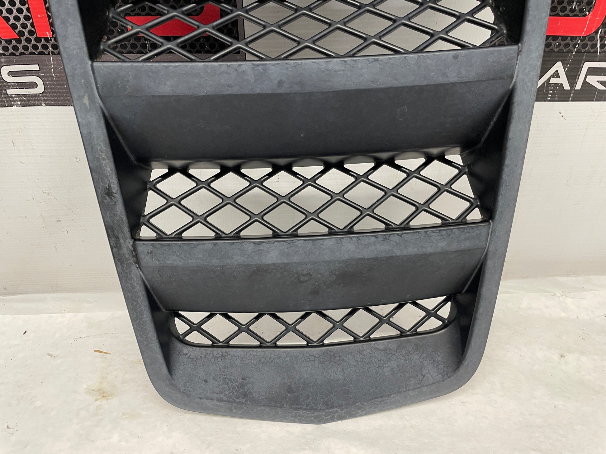 2015 Chevy Camaro SS Hood Scoop Vent Heat Extractor Hood Air Extractor Water Deflector Under Tray OEM - Day's Parts Yard